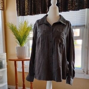 EUC WOMEN'S LONG SLEEVED BUTTON DOWN SHIRT